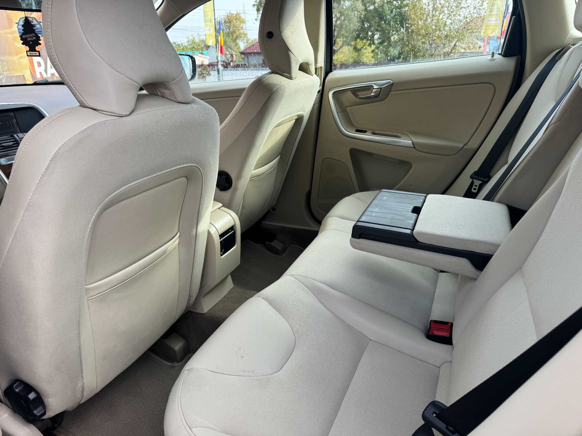 VOLVO XC60 2011 — imagine 8