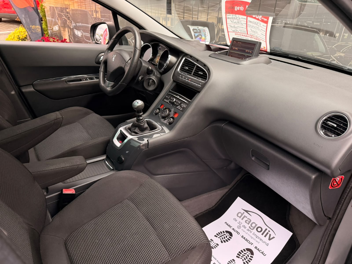PEUGEOT 5008 2011 — imagine 7
