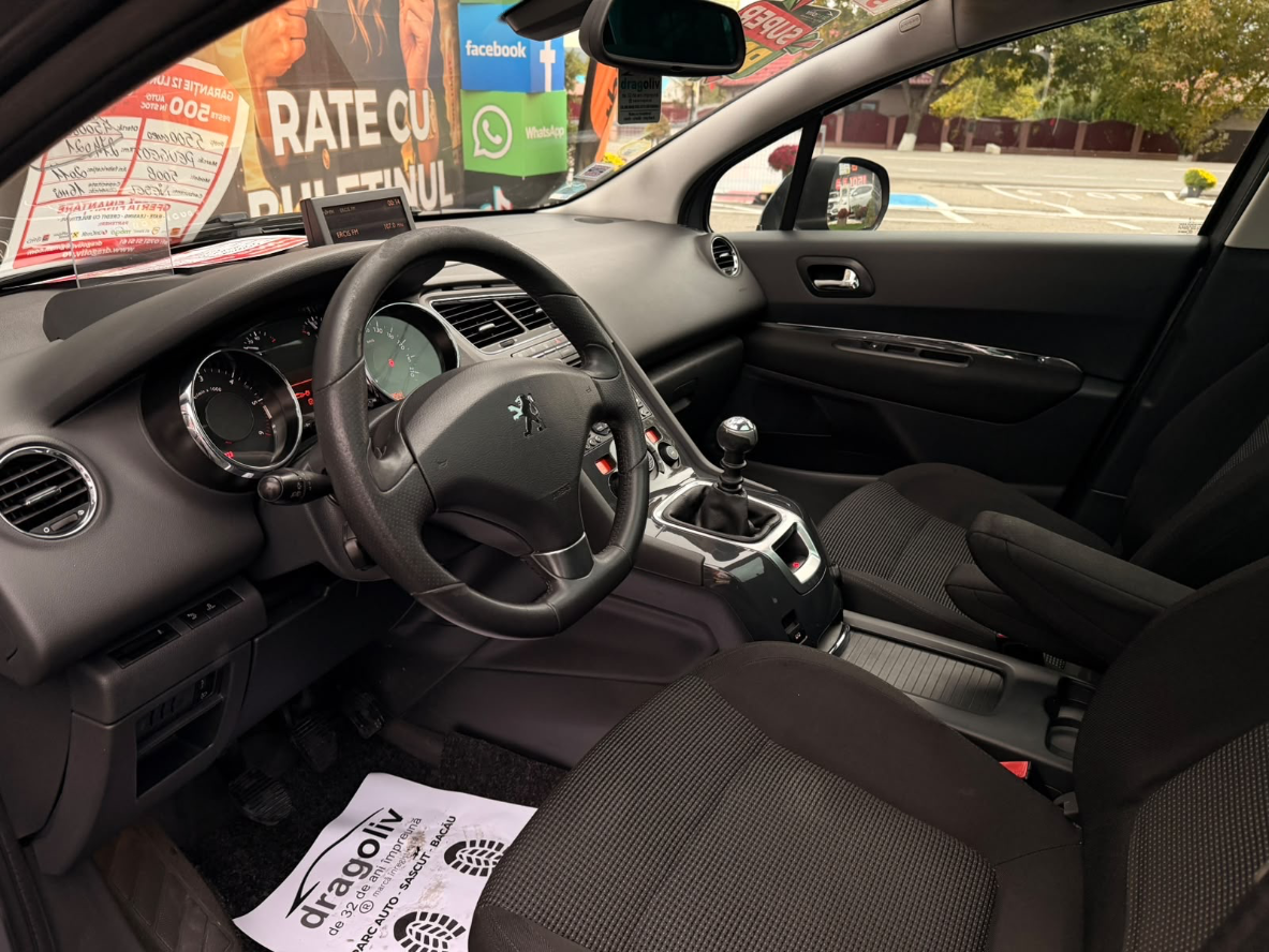 PEUGEOT 5008 2011 — imagine 8