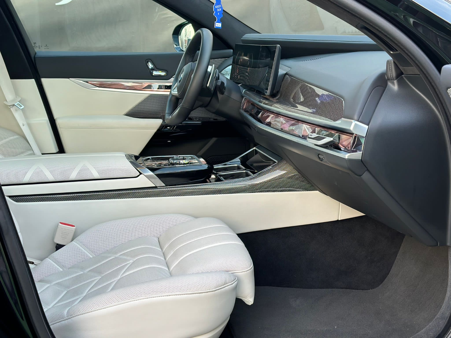 BMW Seria 740D XDrive 2023
