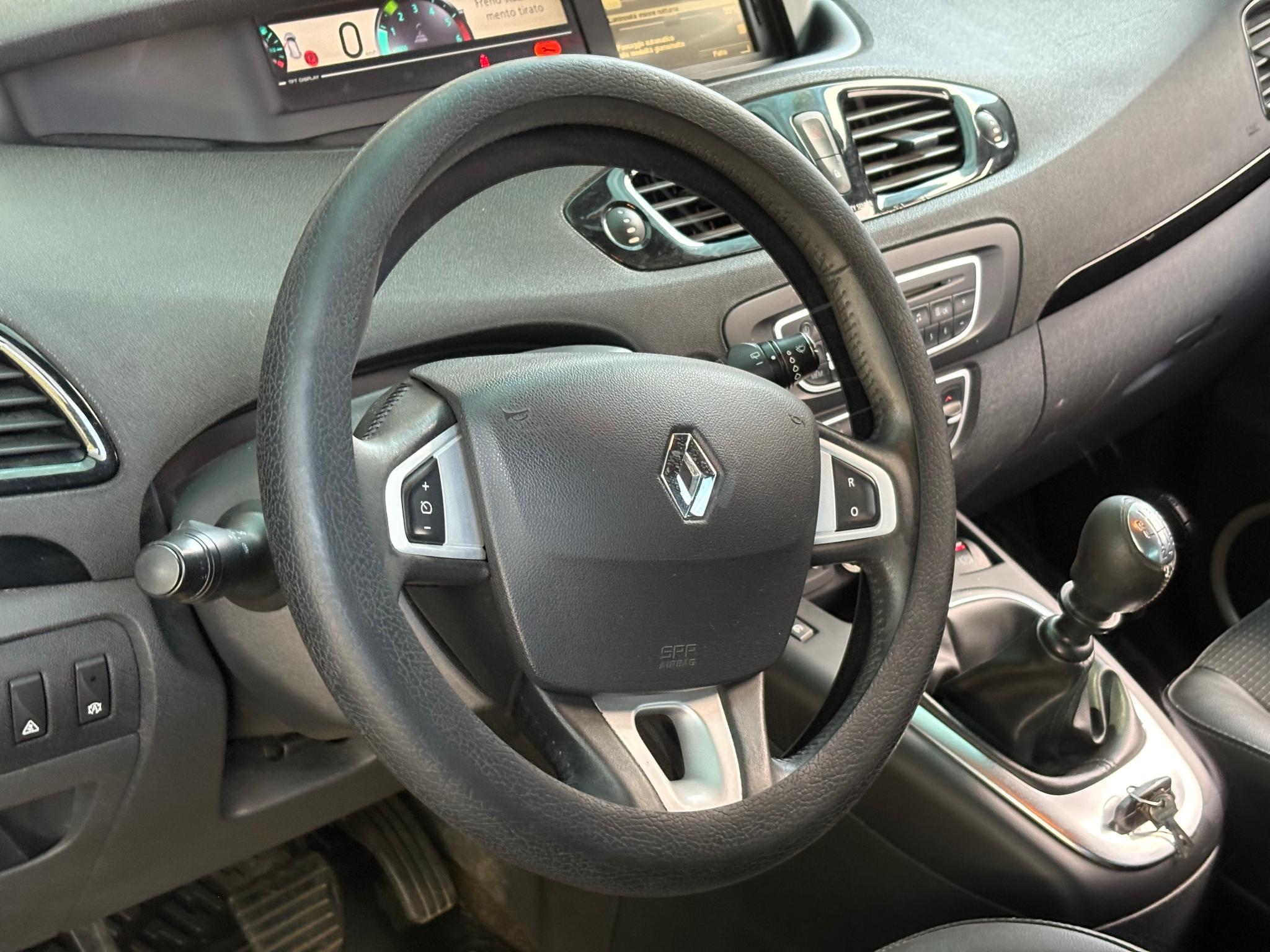 Renault Scenic 2011