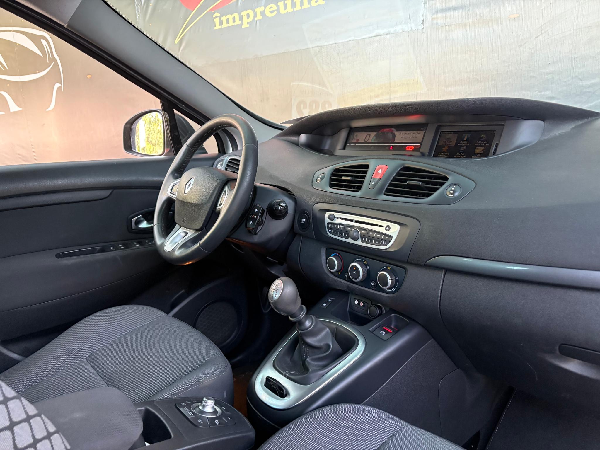 Renault Scenic 2011