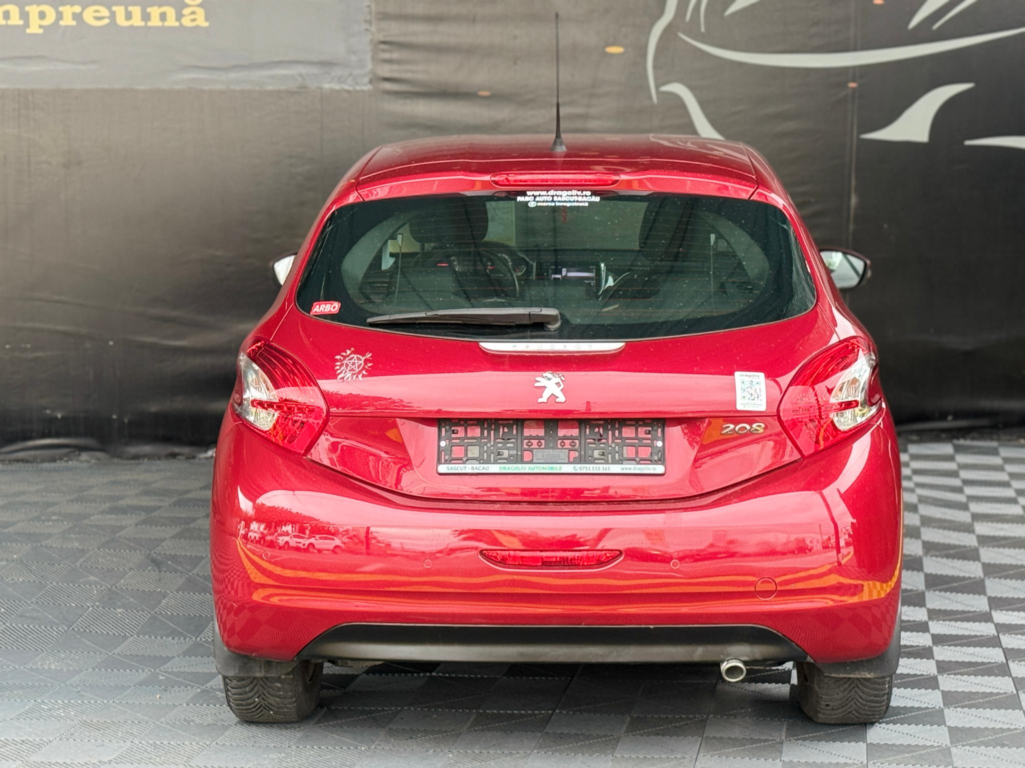 Peugeot 208 2012