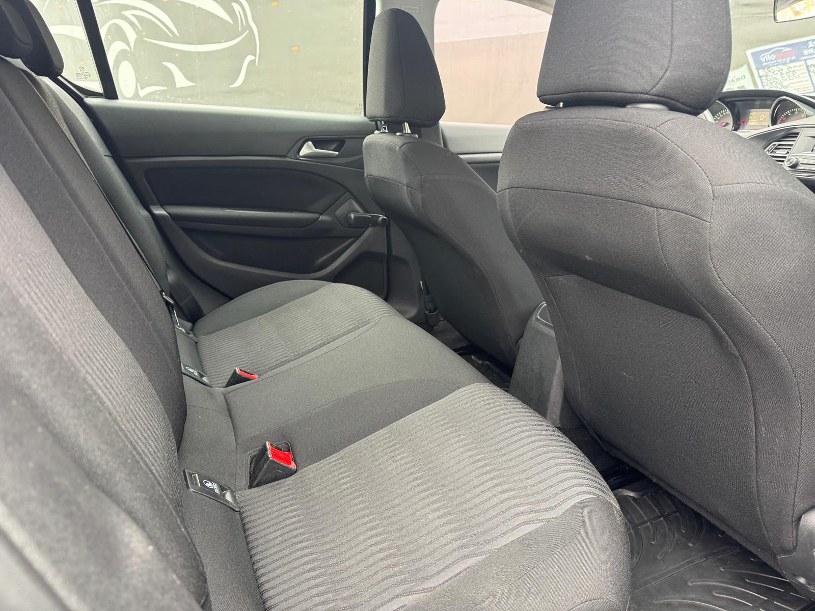 Peugeot 308 2015