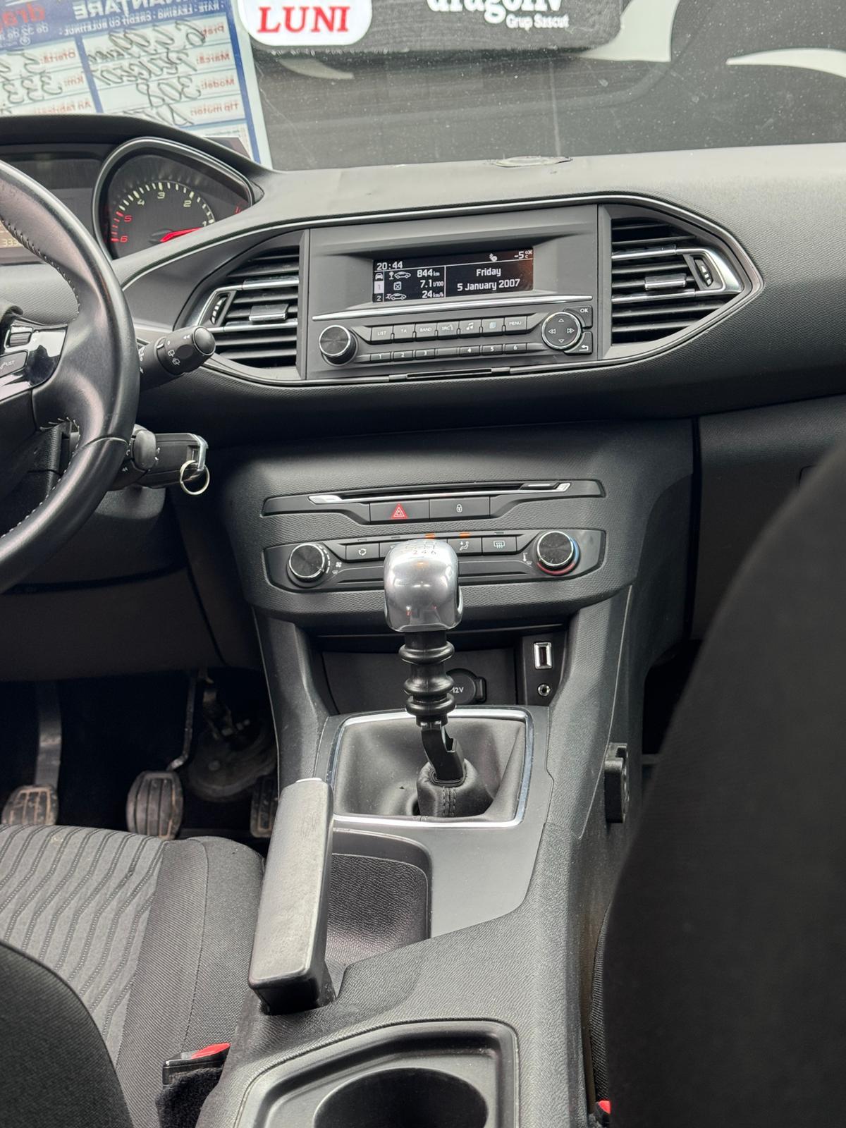 Peugeot 308 2015