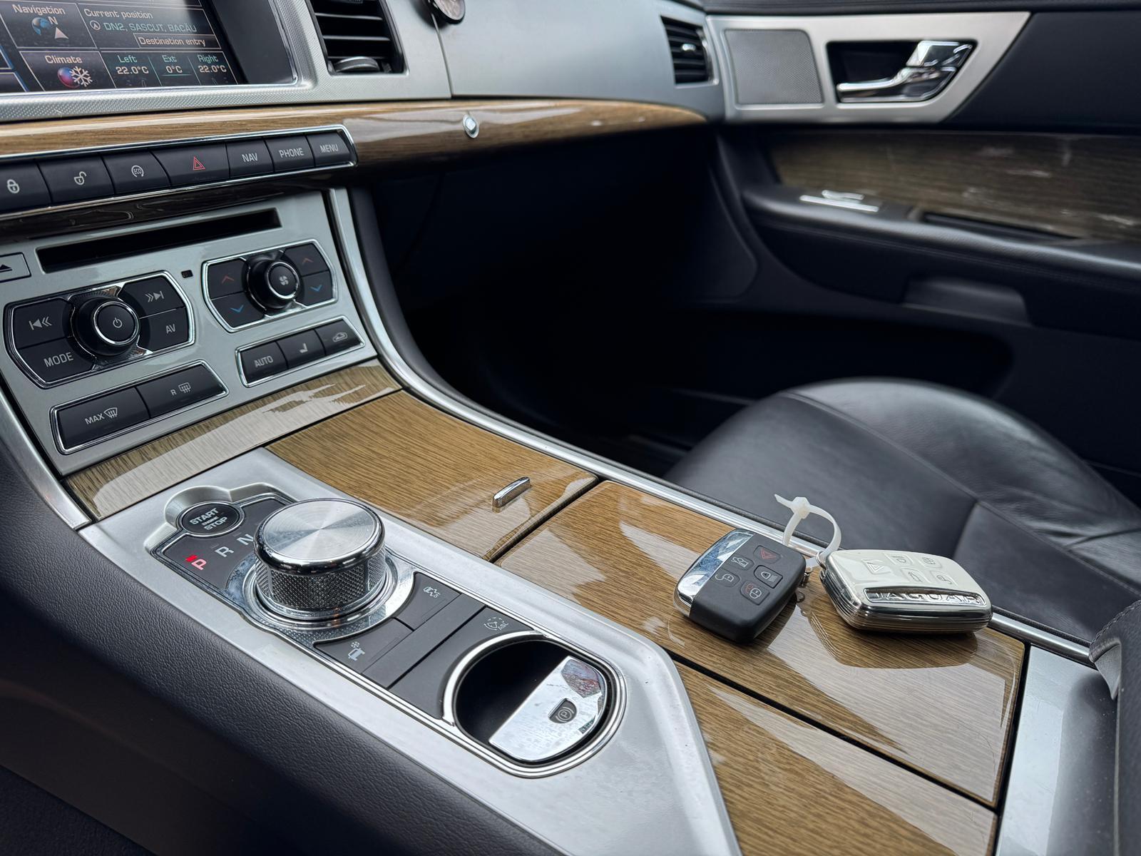 Jaguar XF 2015