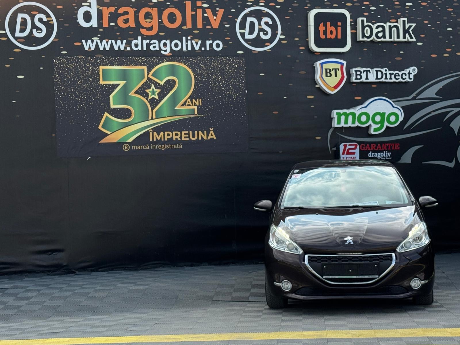 Peugeot 208 2012