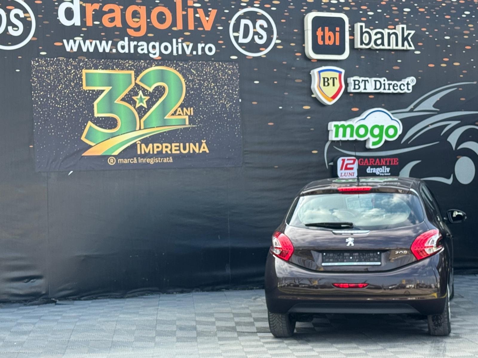 Peugeot 208 2012