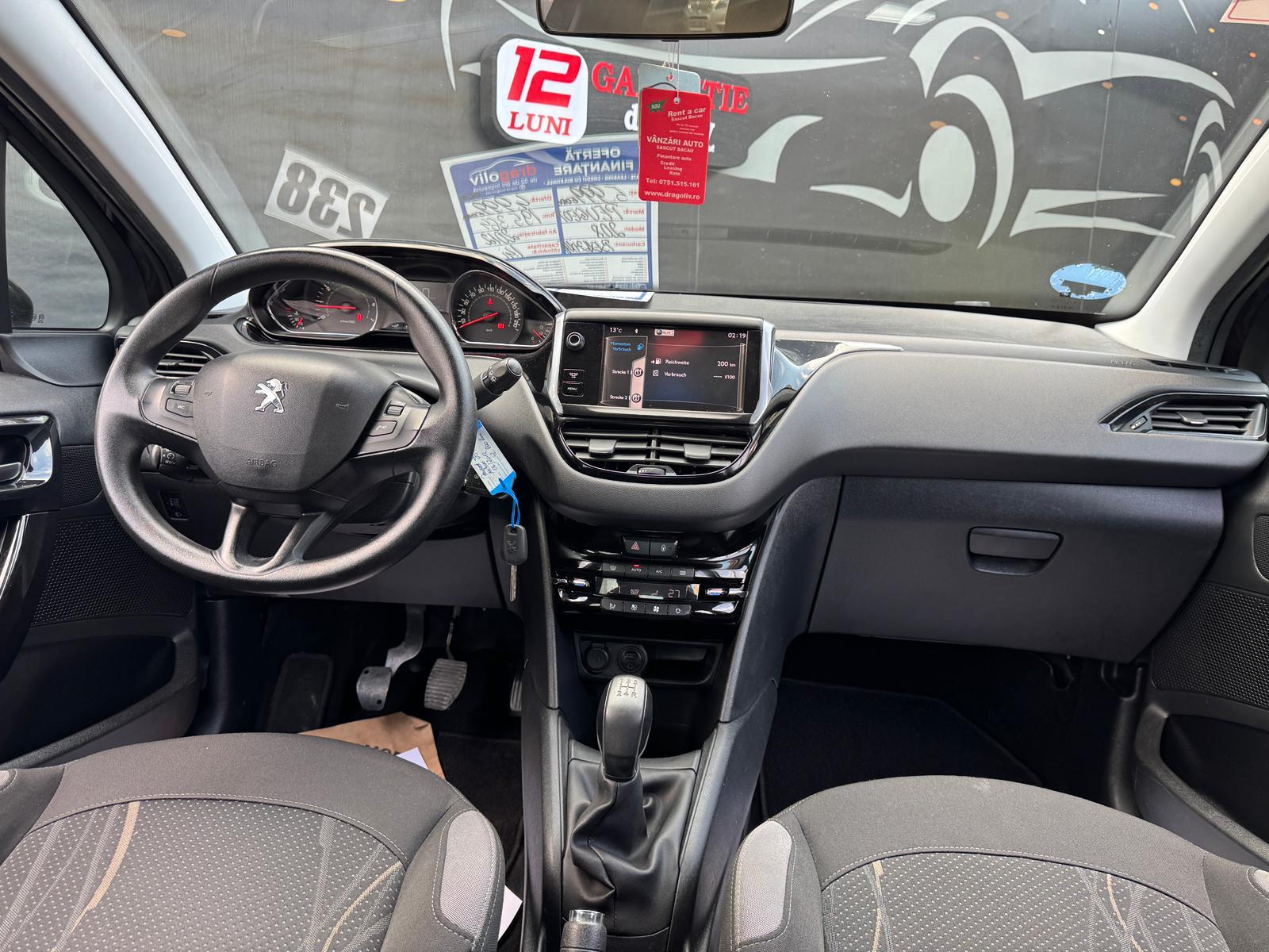 Peugeot 208 2012