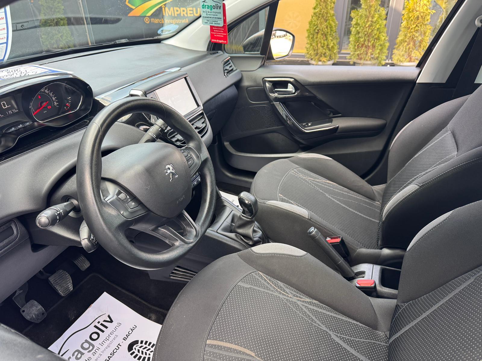 Peugeot 208 2012