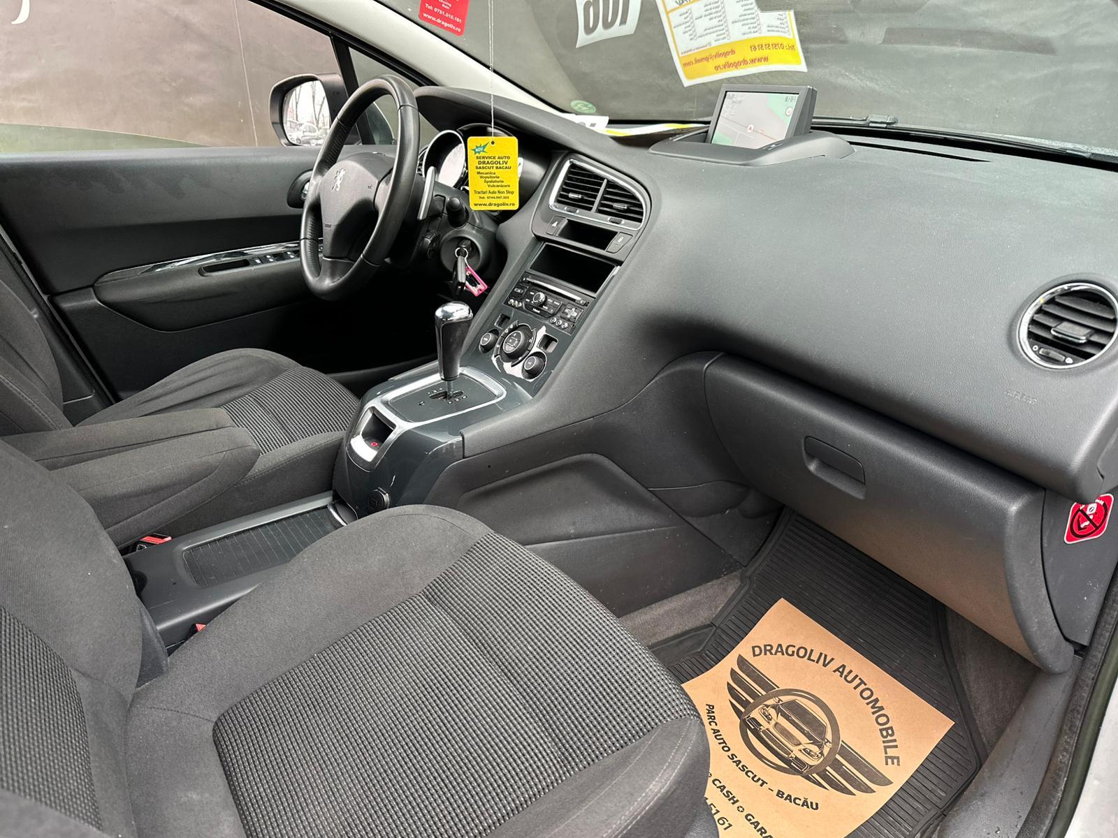 Peugeot 5008 2013