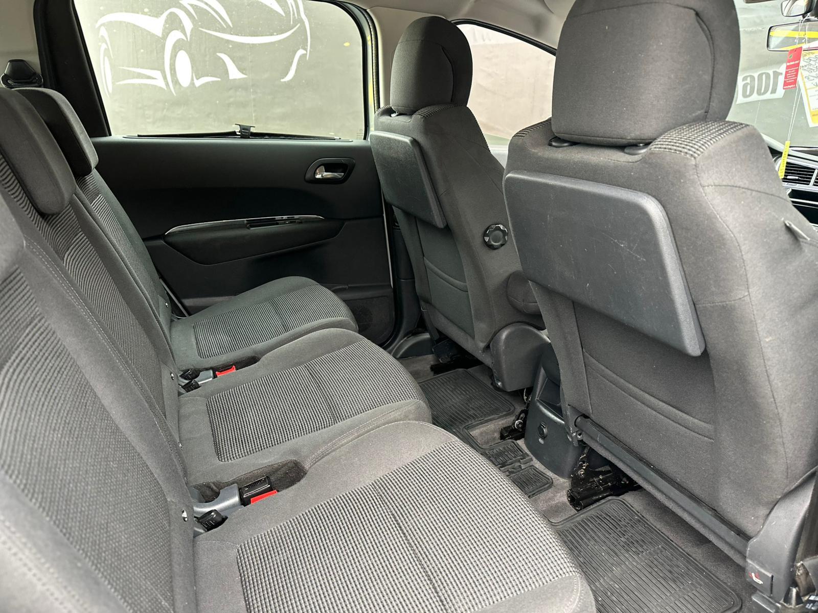 Peugeot 5008 2013
