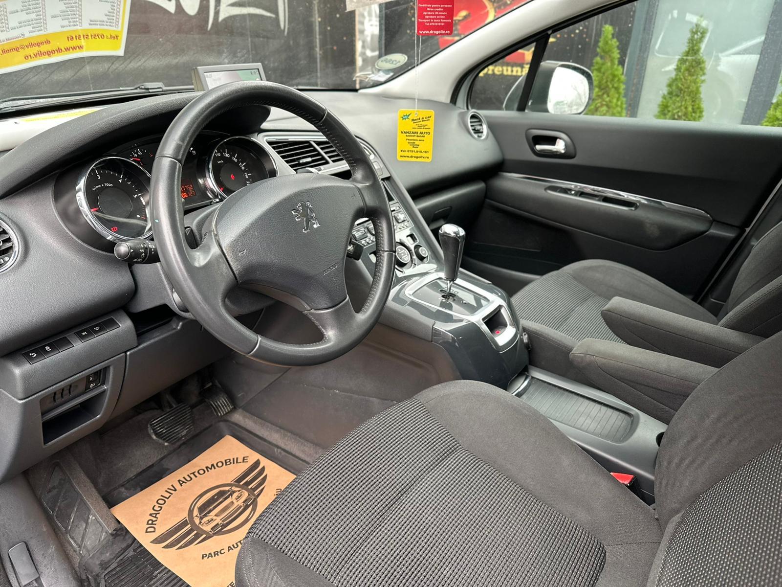 Peugeot 5008 2013