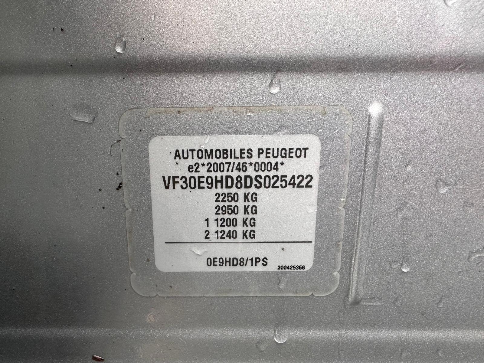 Peugeot 5008 2013